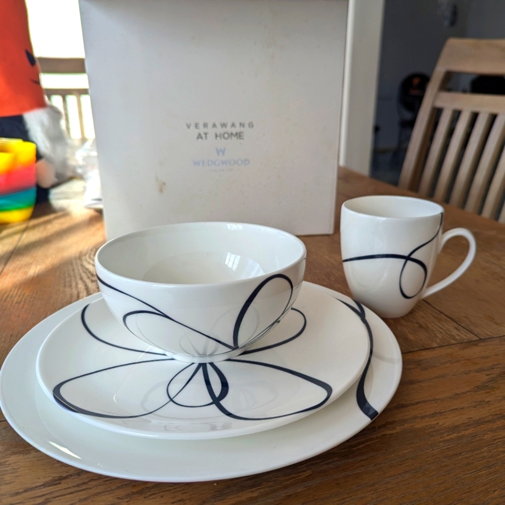 Wedgewood Vera Wang Glisse 4 piece set